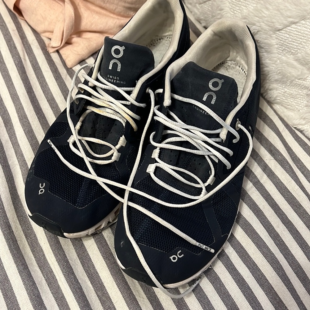 Men’s On Cloud 5 shoes size 12